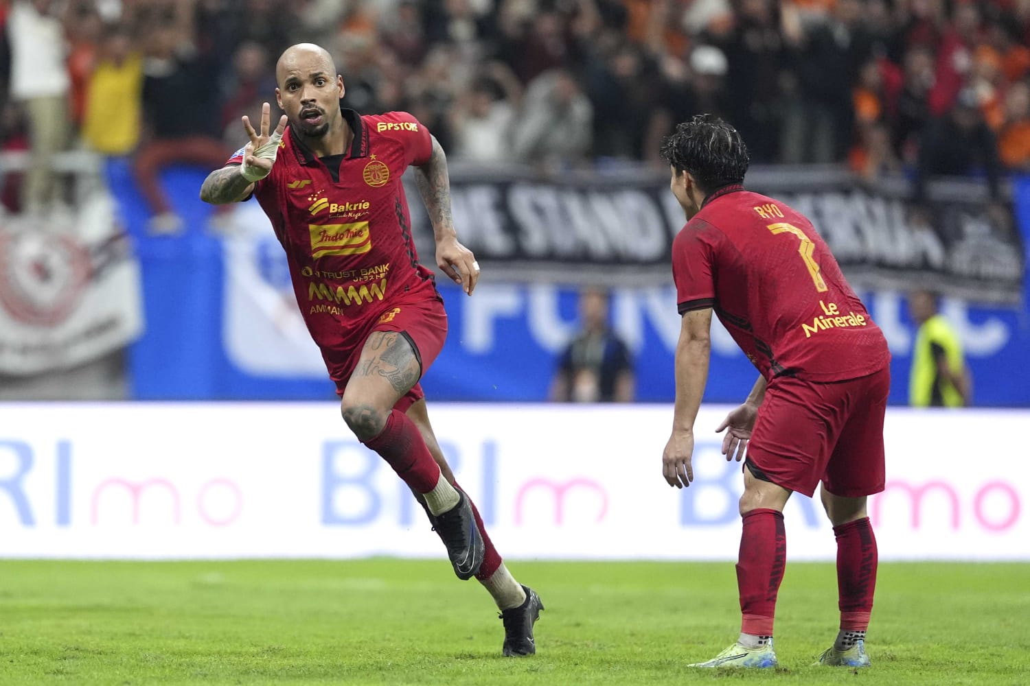 Gustavo Almeida, juru gedor Persija