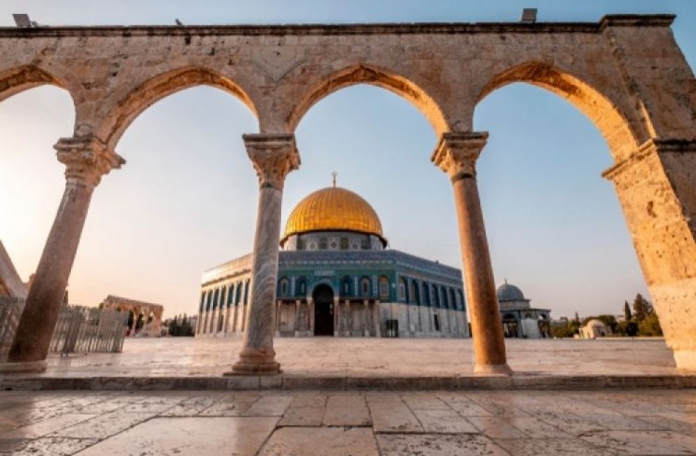 Masjid Al Aqsa akan kembali dibuka setelah dua bulan ditutup.