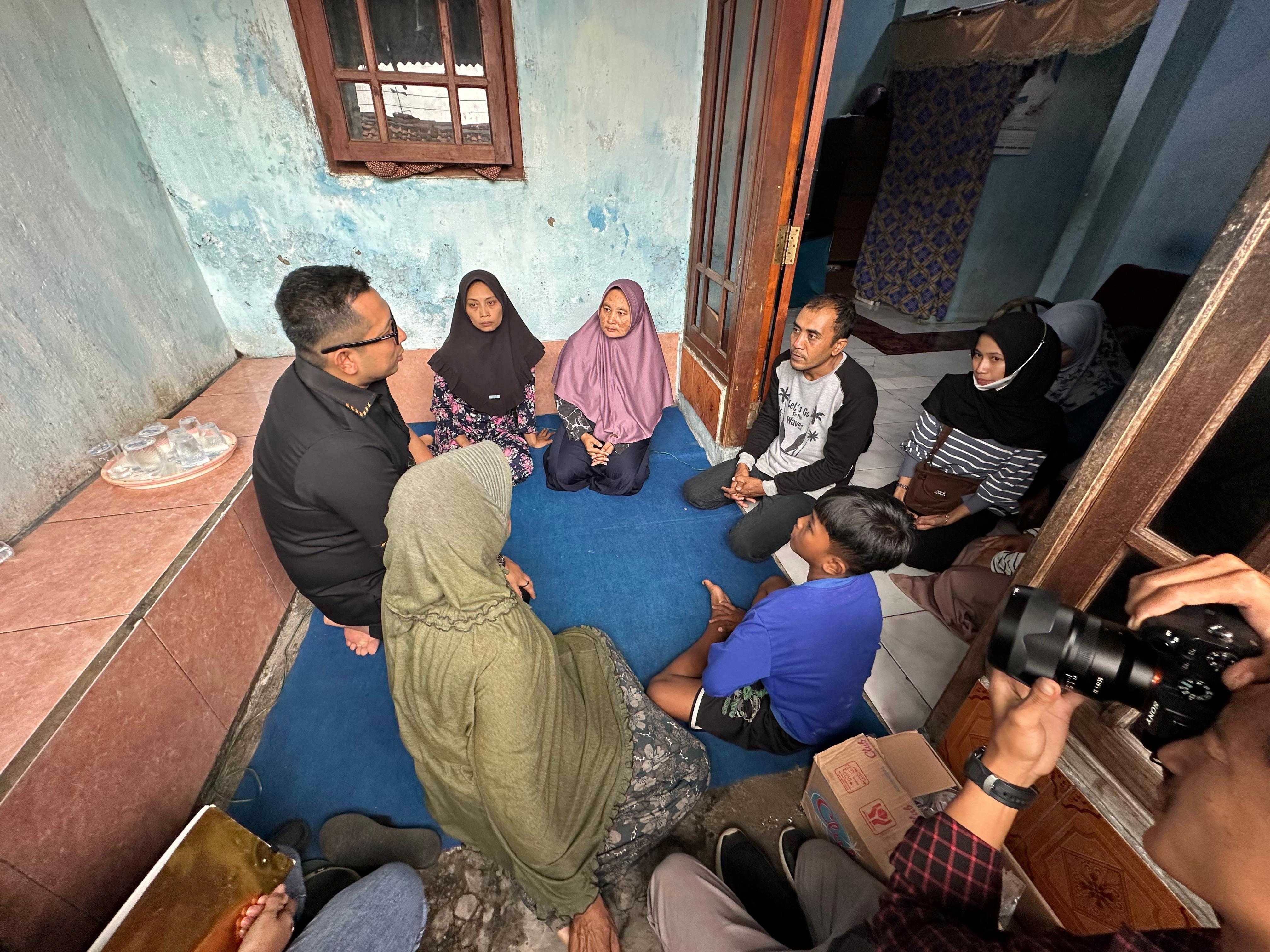 Pj Wali Kota Mojokerto Kunjungi Rumah Duka Korban Kecelakaan Laut, Pemkot Janjikan Evaluasi Outing Class