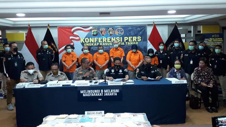 Prescon Kasus mafia tanah di Surabaya. tempo.co