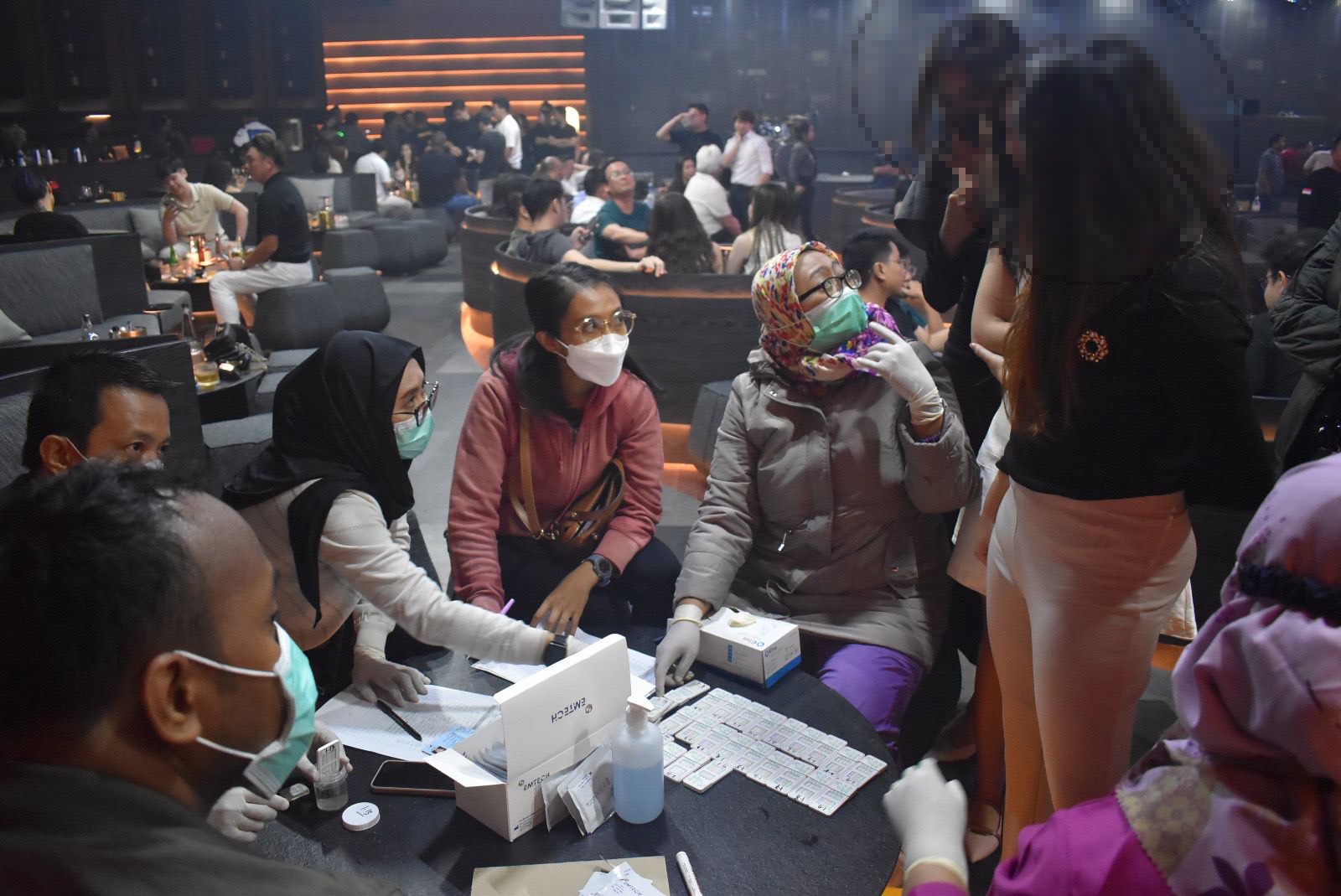 Pemkot Surabaya melalui Satuan Polisi Pamong Praja (Satpol PP) Kota Surabaya terus menggencarkan pengawasan terhadap tempat Rekreasi Hiburan Umum