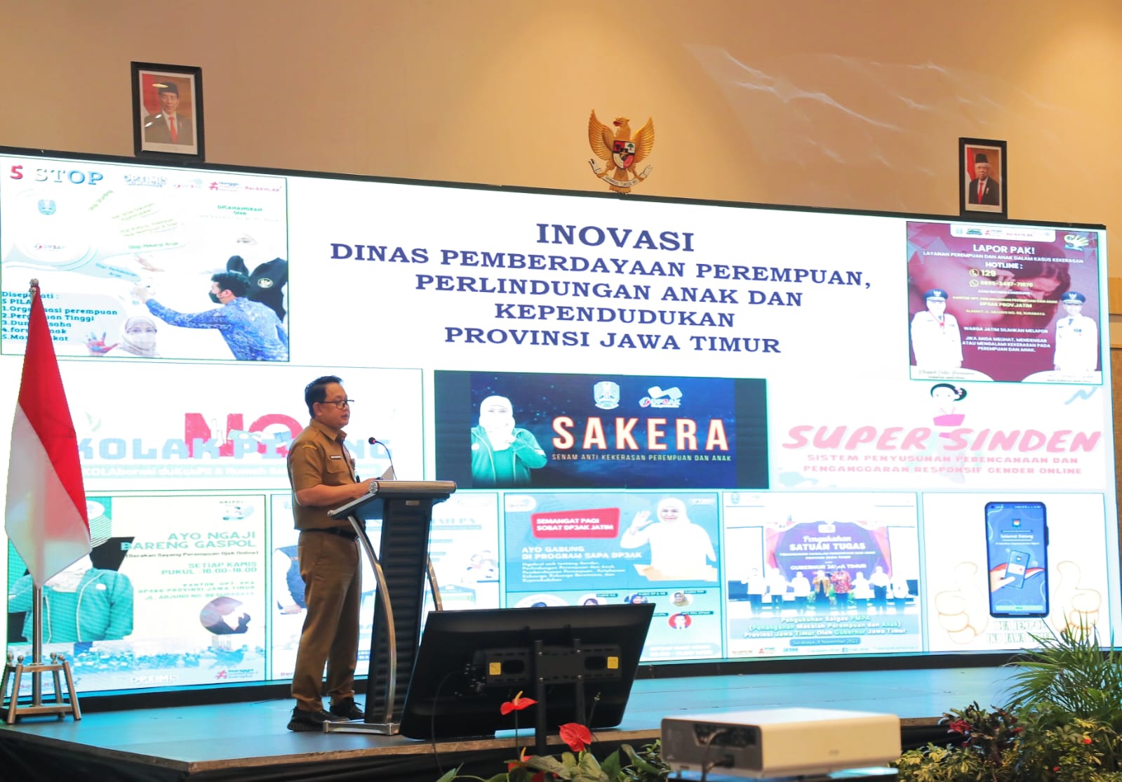 Sekretaris Daerah Provinsi Jawa Timur Adhy Karyono saat membuka Rapat Koordinasi dan dan Sinkronisasi Pemberdayaan Perempuan dan Perlindungan Anak (PPPA) dan Pengendalian Penduduk dan Keluarga Berencana (PPKB) Pemprov Jatim Tahun 2023
