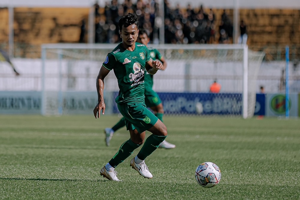 Pelatih Persebaya Surabaya, Aji Santoso meminta pemain untuk segera bangkit dan keluar dari situasi sulit yang tak pernah menang dalam enam laga terakhir BRI Liga 1 2022/2023. 