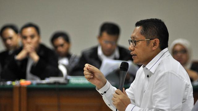 Terpidana kasus korupsi Hambalang Anas Urbaningrum mengikuti sidang di Pengadilan Tipikor, Jakarta.