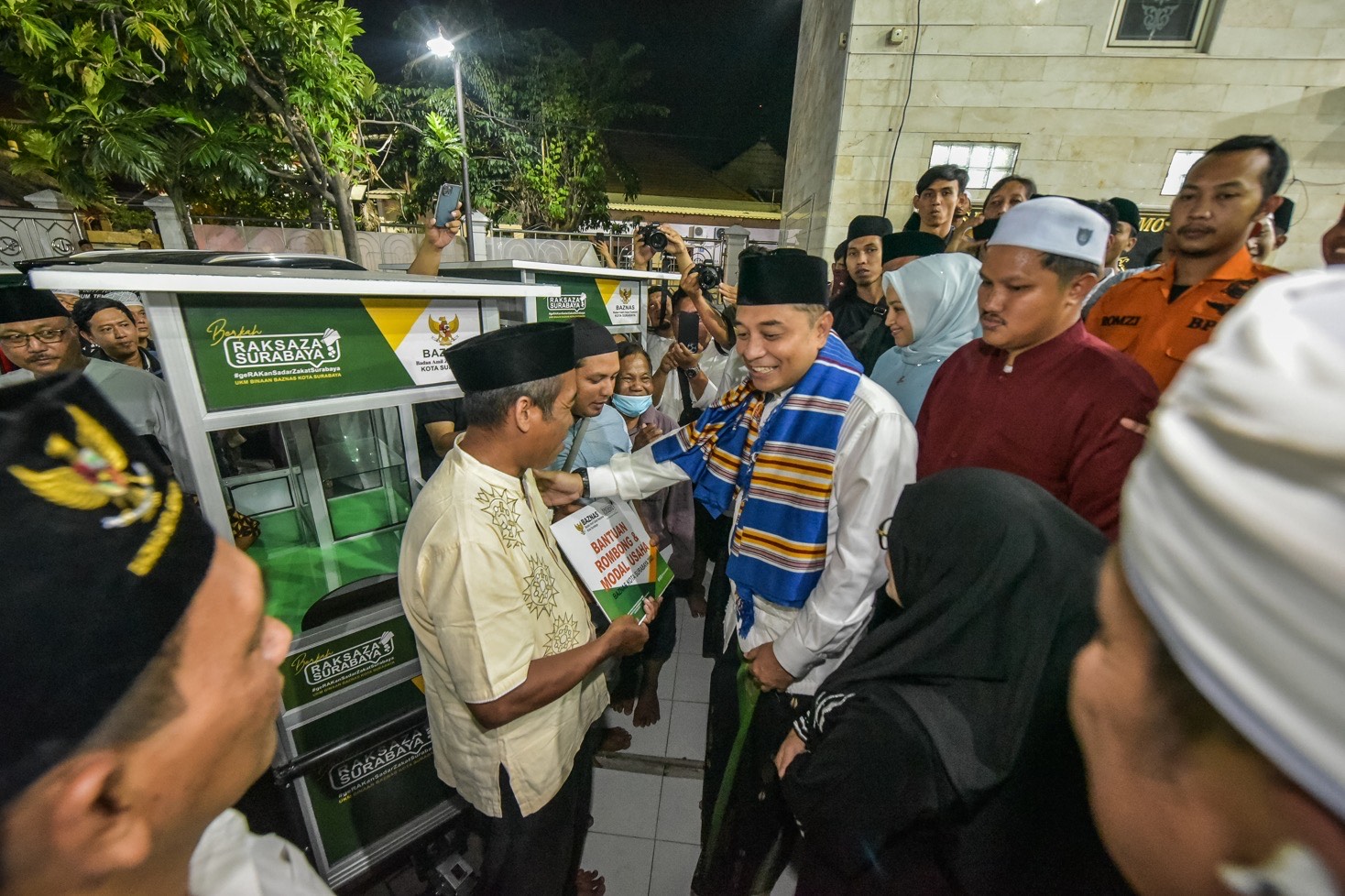 Wali Kota Surabaya Eri Cahyadi bersama Badan Amil Zakat Nasional (Baznas) Kota Surabaya terus menggalakan gerakan zakat