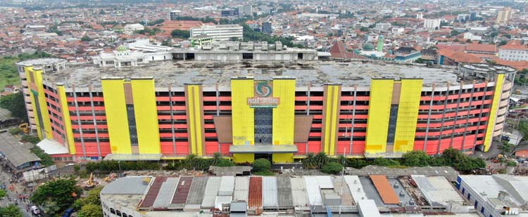 Pemkot Surabaya siap mendukung penuh dan memfasilitasi rencana pembukaan seluruh stand pedagang Pasar Turi Baru pada 1 April 2023. 