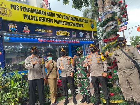 Kapolda Jawa Timur Irjen Pol Nico Afinta bersama Kapolrestabes Surabaya melakukan rapat koordinasi kesiapan pengamanan tahun baru 2022, serta melakukan pengecekan Pos Pengamanan Natal dan Tahun Baru, di pusat perbelanjaan Plaza Surabaya.