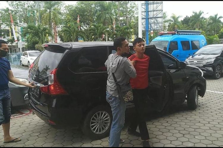 Oknum anggota DPRD Kota Palembang berinisial D ditangkap BNN dan Ditresnakoba Polda Sumsel, Selasa (22/9).