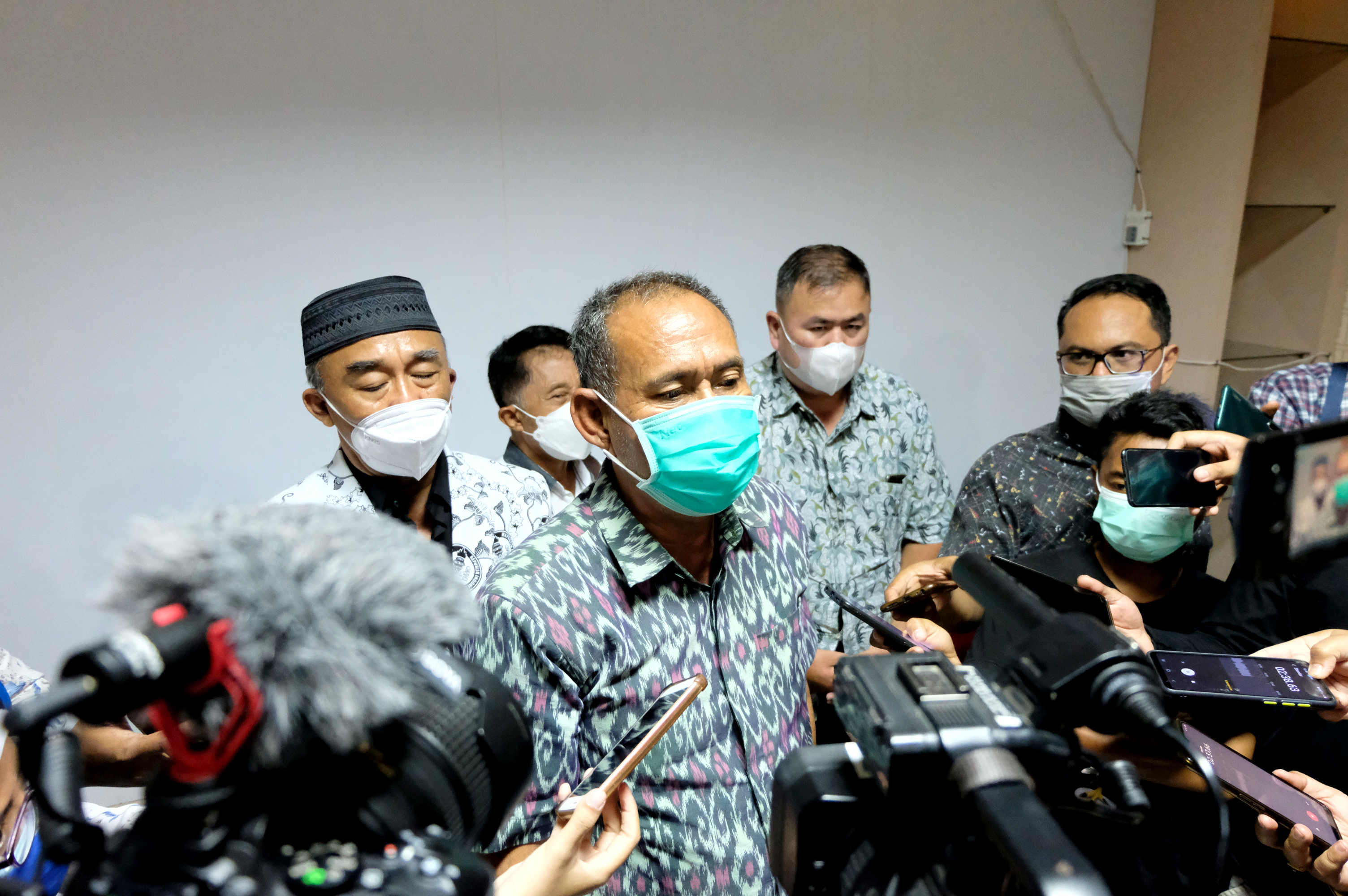 Kepala Dinas Pendidikan Kota Surabaya Yusuf Masruh saat jumpa pers di kantor Dinas Komunikasi dan Informatika Surabaya, Kamis (6/1/2022). 