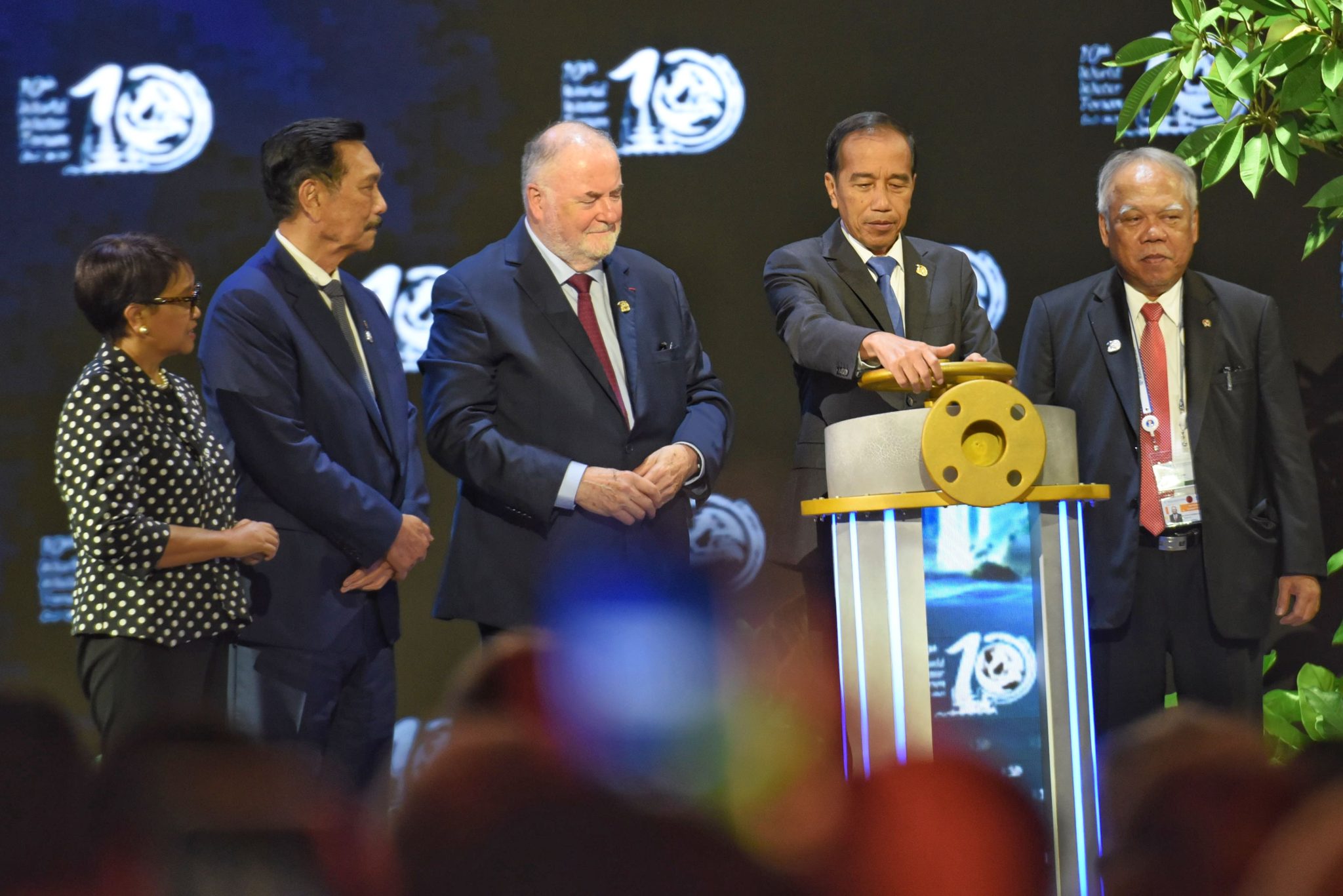 Presiden Joko Widodo membuka secara resmi Forum Air Sedunia ke-10 di Bali International Convention Center(BICC) Nusa Dua Bali, Senin (20/05/2024). (Foto: Humas Setkab/Rahmat)