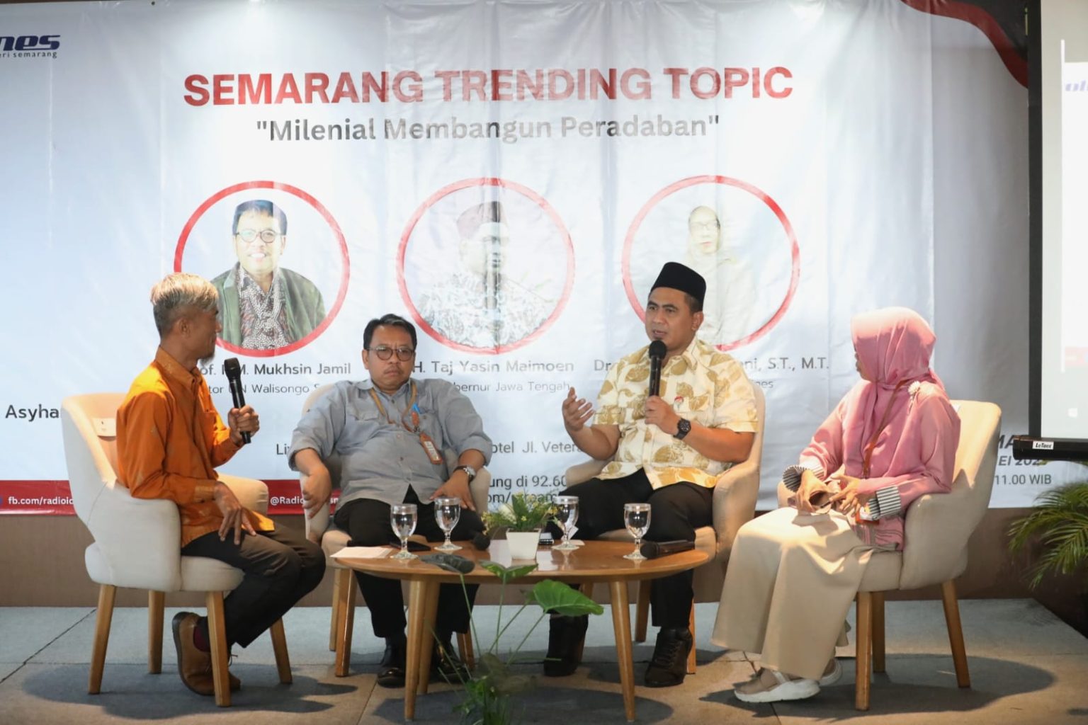 Wakil Gubernur Jawa Tengah, Taj Yasin Maimoen  saat dialog Radio Idola “Semarang Trending Topic”, di Allstay Hotel Semarang, Jumat (26/05/2023).