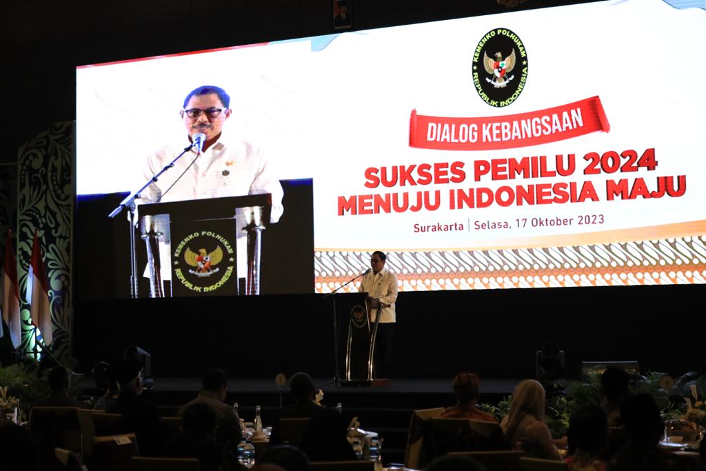 Pj Gubernur Jawa Tengah Nana Sudjana, saat menghadiri Dialog Kebangsaan Sukses Pemilu 2024 Menuju Indonesia Maju di Kota Surakarta, Selasa (17/10/2023).