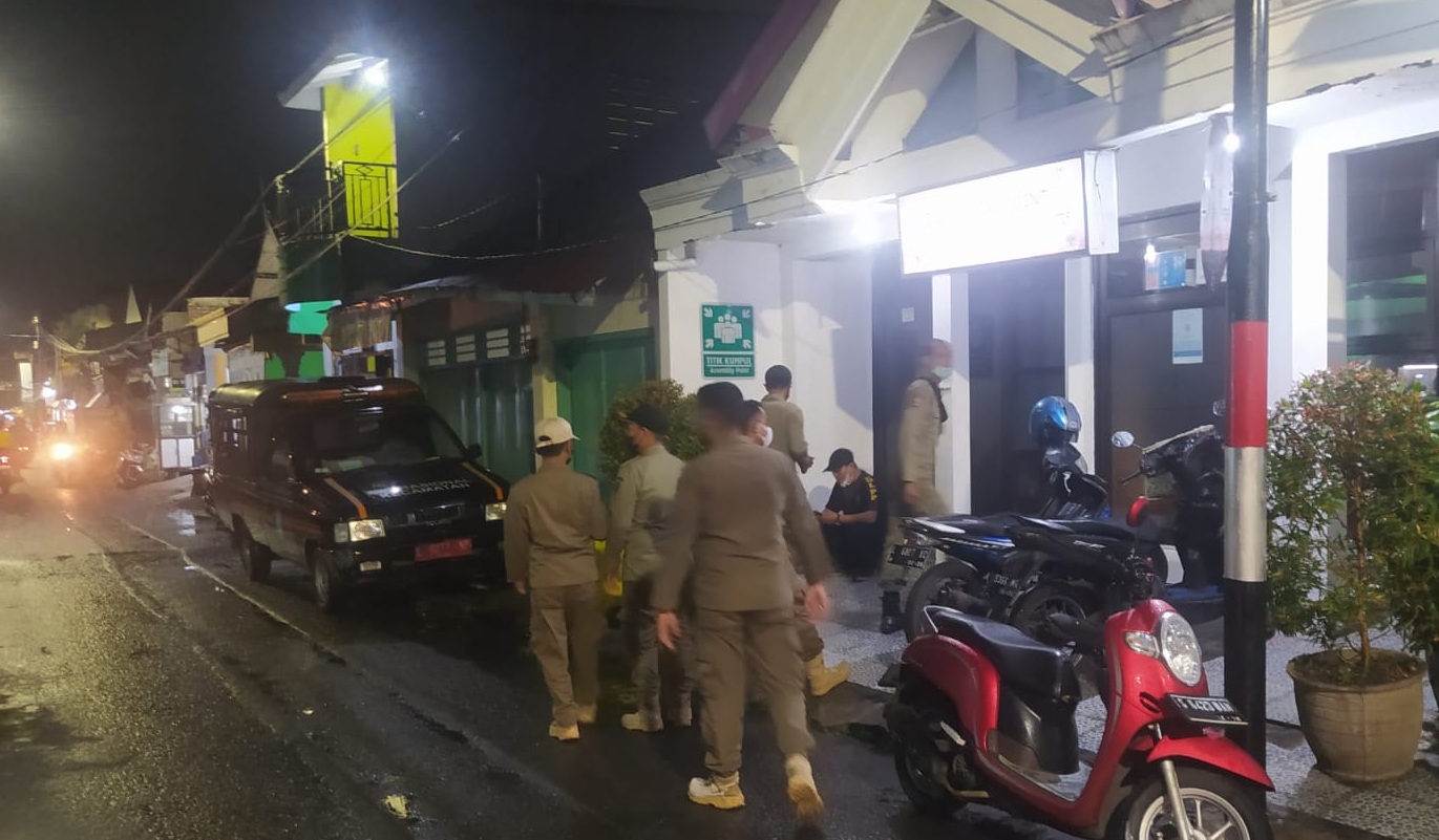 Pemkot Surabaya melakukan pendataan ulang bagi warga pendatang yang tinggal indekos di eks Lokalisasi Moroseneng, Kelurahan Klakah Rejo - Sememi, Kecamatan Benowo Surabaya
