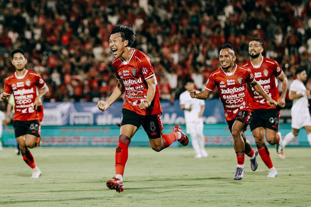 Bali United FC menunjukkan keperkasaannya di hadapan publik sendiri dengan meraih kemenangan telak 3-0 atas Persis Solo dalam laga pekan ke-9 Liga 1 2024/25 di Stadion Kapten I Wayan Dipta, Gianyar, Minggu (27/10) malam