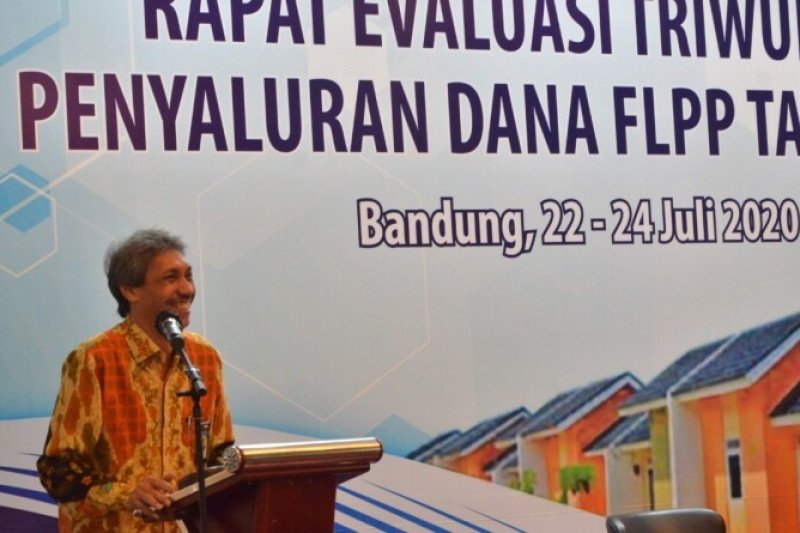 Direktur Utama PPDPP Kementerian PUPR, Arief Sabaruddin dalam pertemuan evaluasi terhadap kinerja bank pelaksan FLPP. Dokumentasi Kementerian PUPR