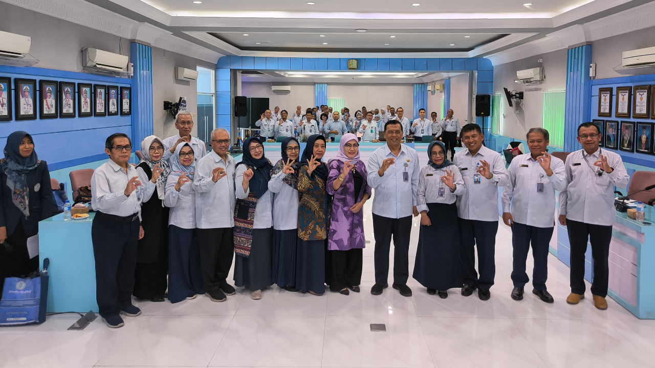 Universitas Hang Tuah menyelenggarakan Pelatihan Asesor Rekognisi Pembelajaran Lampau (RPL) di Ruang Rapat Lantai 2 Gedung Rektorat. Acara yang berlangsung pada hari Rabu, 17 Juli 2024