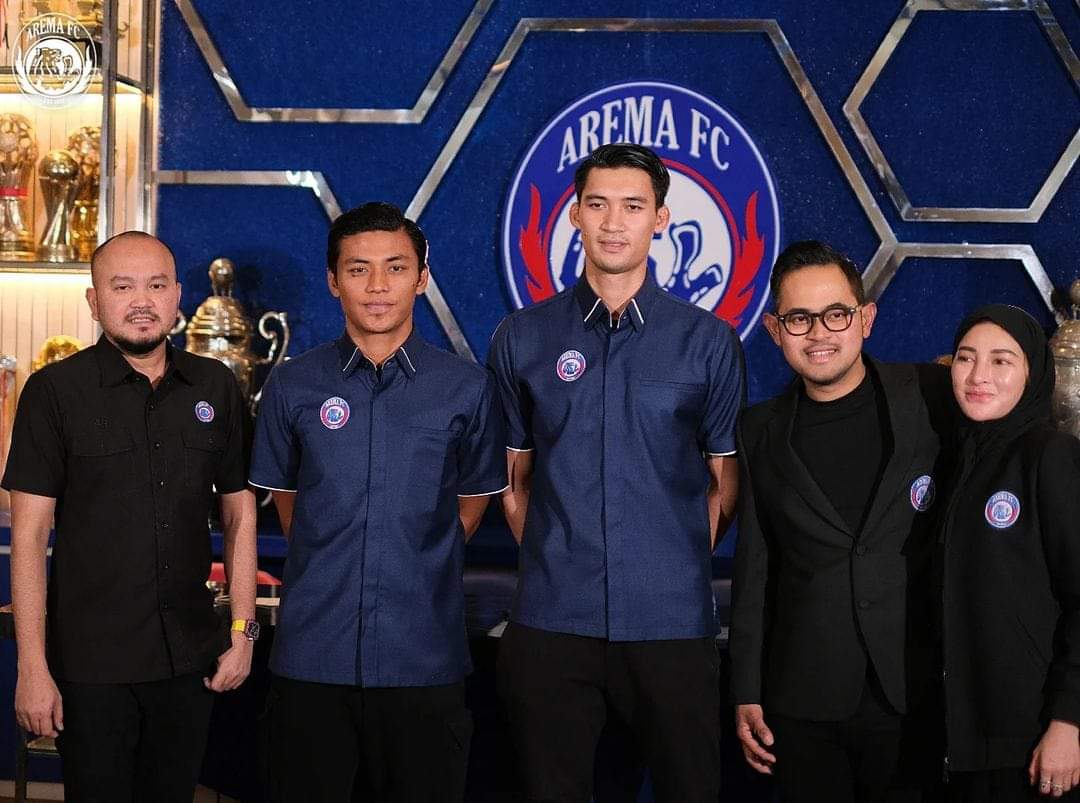 Arema FC memperkenalkan dua pemain rekrutan baru yakni Irsyad Maulana dan Syaeful Anwar untuk memperkuat tim Singo Edan pada kompetisi Liga 1 2022/2023.