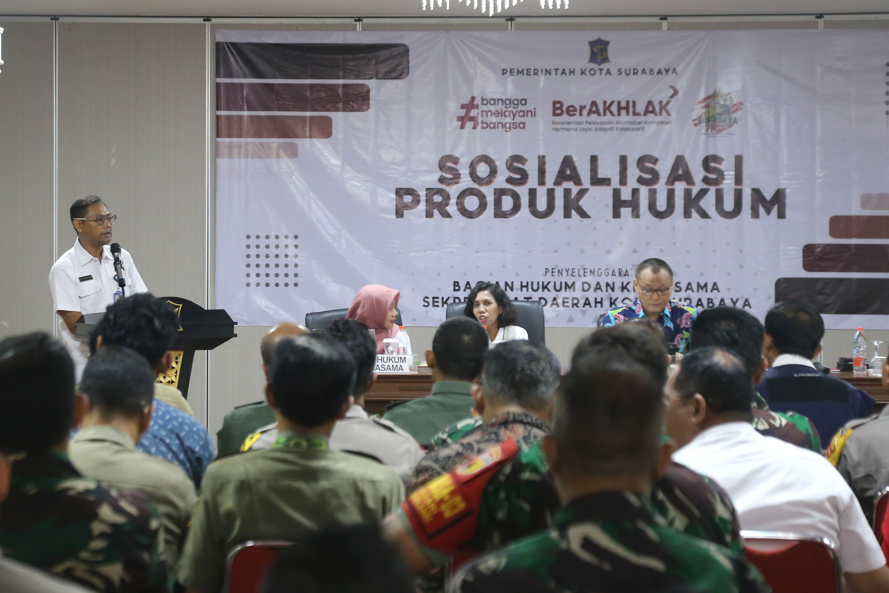 Pemkot Surabaya menggelar sosialisasi Perda tentang Fasilitas Pencegahan dan Pemberantasan Penyalahgunaan Peredaran Gelap Narkotika dan Prekursor Narkotika di Convention Hall Siola, Rabu (25/9/2024).