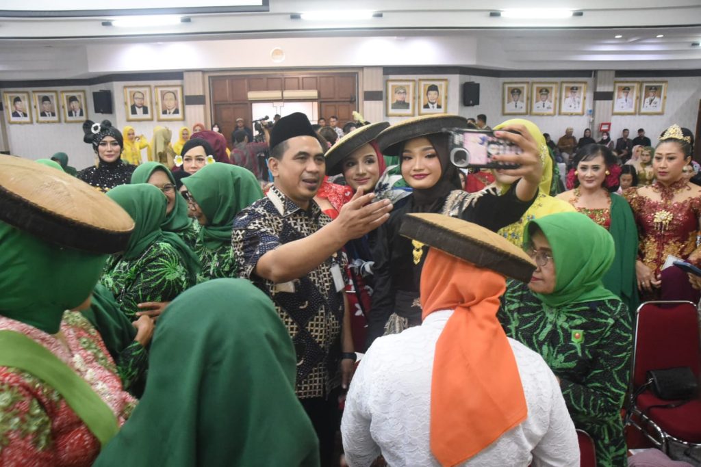 Wakil Gubernur Jawa Tengah, Taj Yasin Maimoen, dinilai sebagai sosok yang konsisten mendukung pergerakan isu-isu mengenai perempuan.