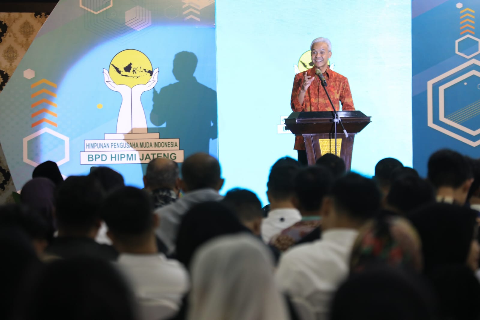  Gubernur Jawa Tengah Ganjar Pranowo, saat menghadiri Halalbihalal HIPMI Jateng, di Gradhika Bhakti Praja, Senin (29/5/2023).
