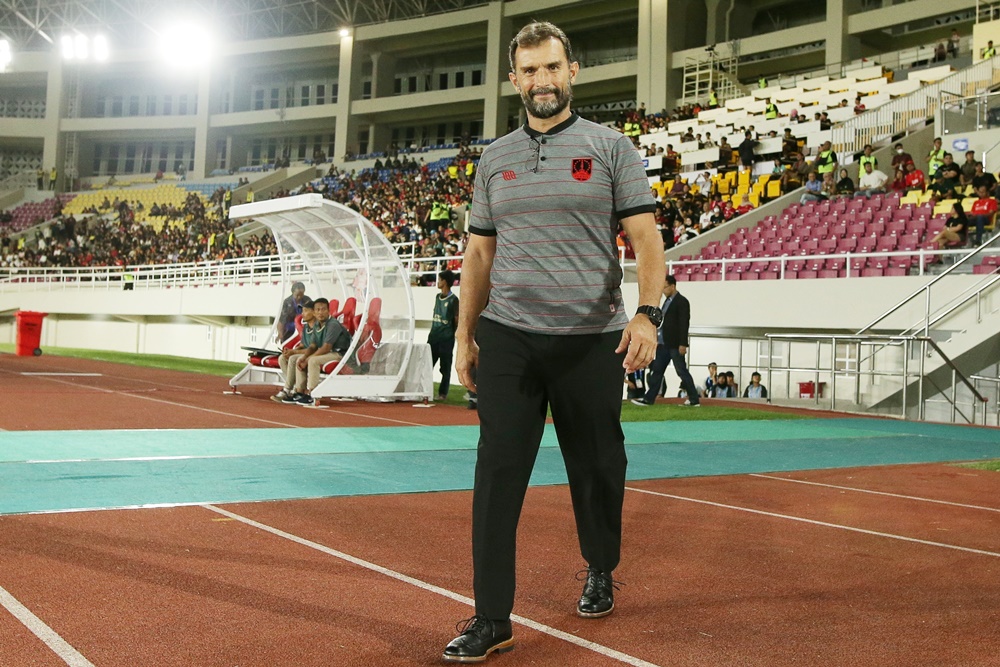 Persis Solo akan menjalani laga pekan kedua BRI Liga 1 2023/24 dengan bertandang melawan PSS Sleman di Stadion Maguwoharjo, Jumat (7/7) lusa. Menatap laga di kandang PSS nanti, pelatih Persis Leonardo Medina tak segan melontarkan pujiannya terhadap sang l