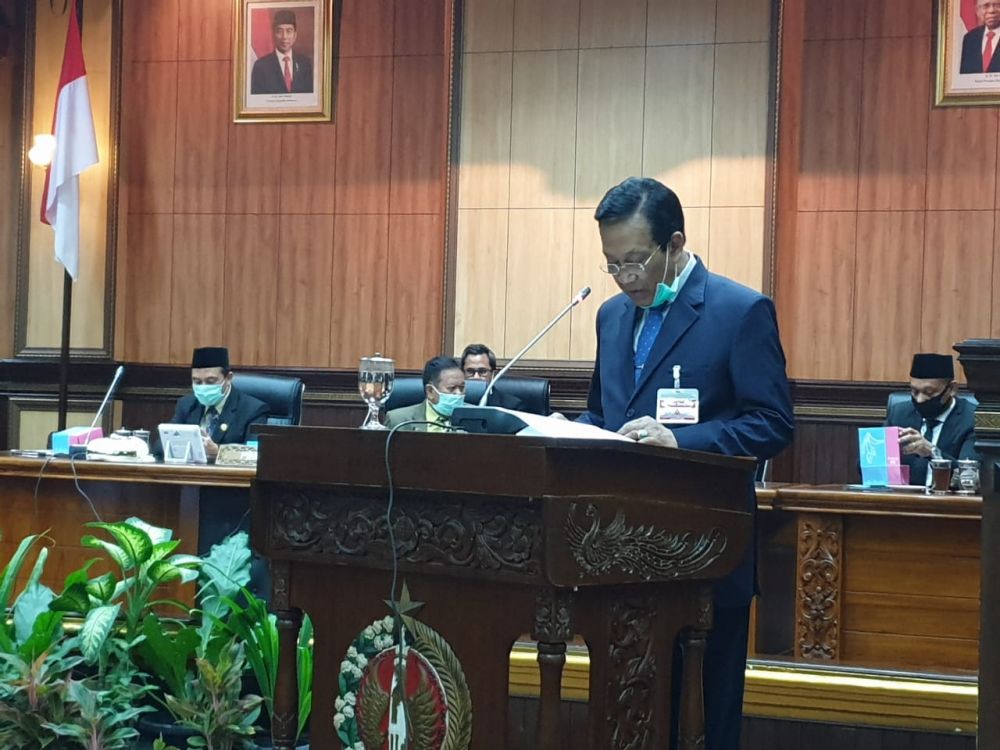 Gubernur DIY Sri Sultan HB X dalam rapat paripurna DPRD DIY. ( foto : hmw/hmp)