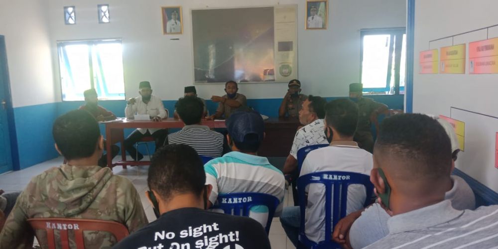 Sosialisasi BLT yang dilaksanakan di Kantor Desa Mangoli Tengah, Kabupaten Kepulauan Sula. (FOTO: HMP/CHO)