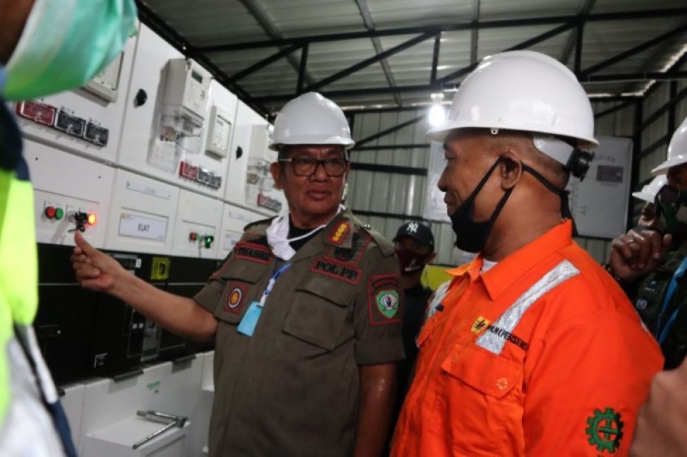 PT PLN melistriki tiga desa yakni desa Ngurwalek, Uwat Kampung Besar, dan Desa Uwat Renyaan di Kecamatan Kei Besar Utara Barat, Kabupaten Maluku Tenggara.