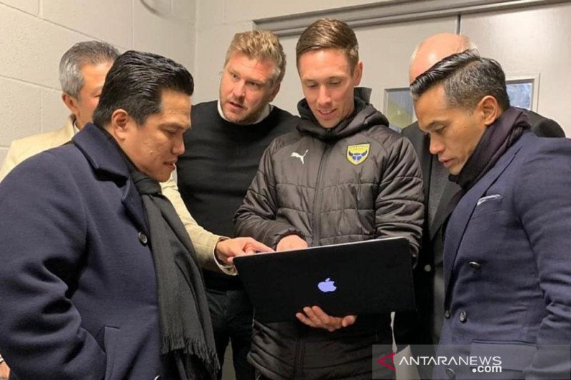 Erick Tohir bersama Anindya Bakrie. ANTARA/HO/pri.