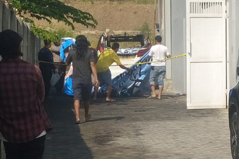 Kondisi mobil via vallen yang mengalami kebakaran (Antarajatim/SI/IS)