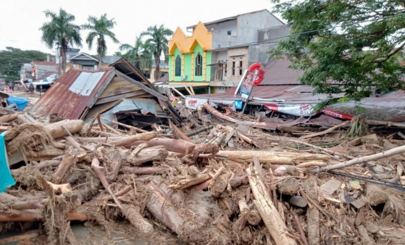 Suasana setelah banjir bandang melanda enam kecamatan di Luwu Utara, Sulawesi Selatan, Rabu (15/7/2020). ANTARA Foto/HO/R Hidayat