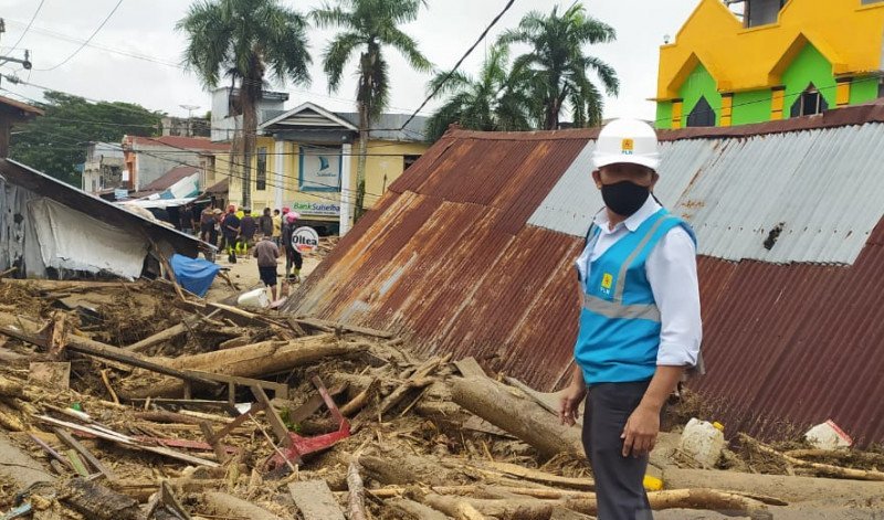 Dampak dari bencana banjir bandang di enam kecamatan di Luwu Utara, Sulsel. (ANTARA/HO/FSP Sulsel)