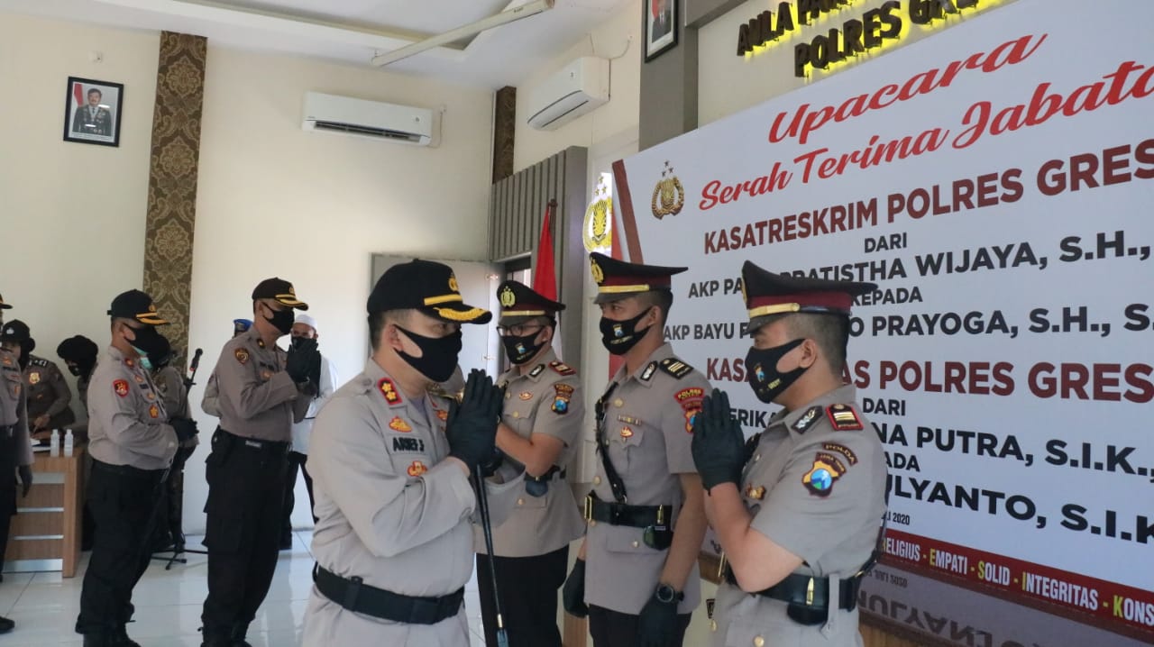 Proses sertijab Kasat Reskrim dan Kasat Lantas Polres Gresik, Jumat (17/7/2020).