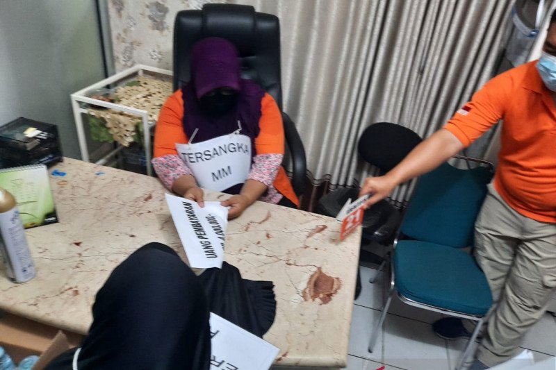 Polda Metro Jaya menggelar rekonstruksi kasus klinik aborsi ilegal yang beralamat di Jalan Percetakan Negara III, Jakarta Pusat, Jumat (25/9/2020). ANTARA/HO-Polda Metro Jaya