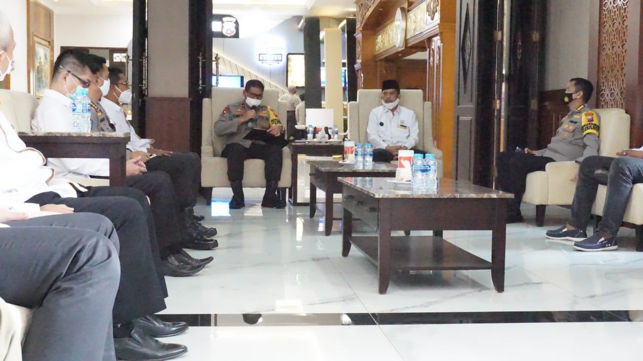 Wakapolda Jatim ketika menerima audiensi Himpunan Pengembang Permukiman dan Perumahan Rakyat (Himpera) Jatim.