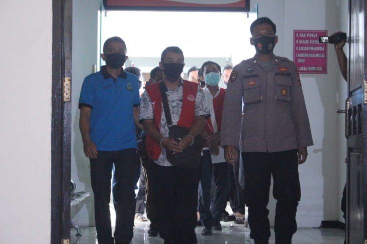 Dirut PT Puspa Agro Abdullah Muchibuddin ditahan Kejaksaan Negeri (Kejari) Sidoarjo