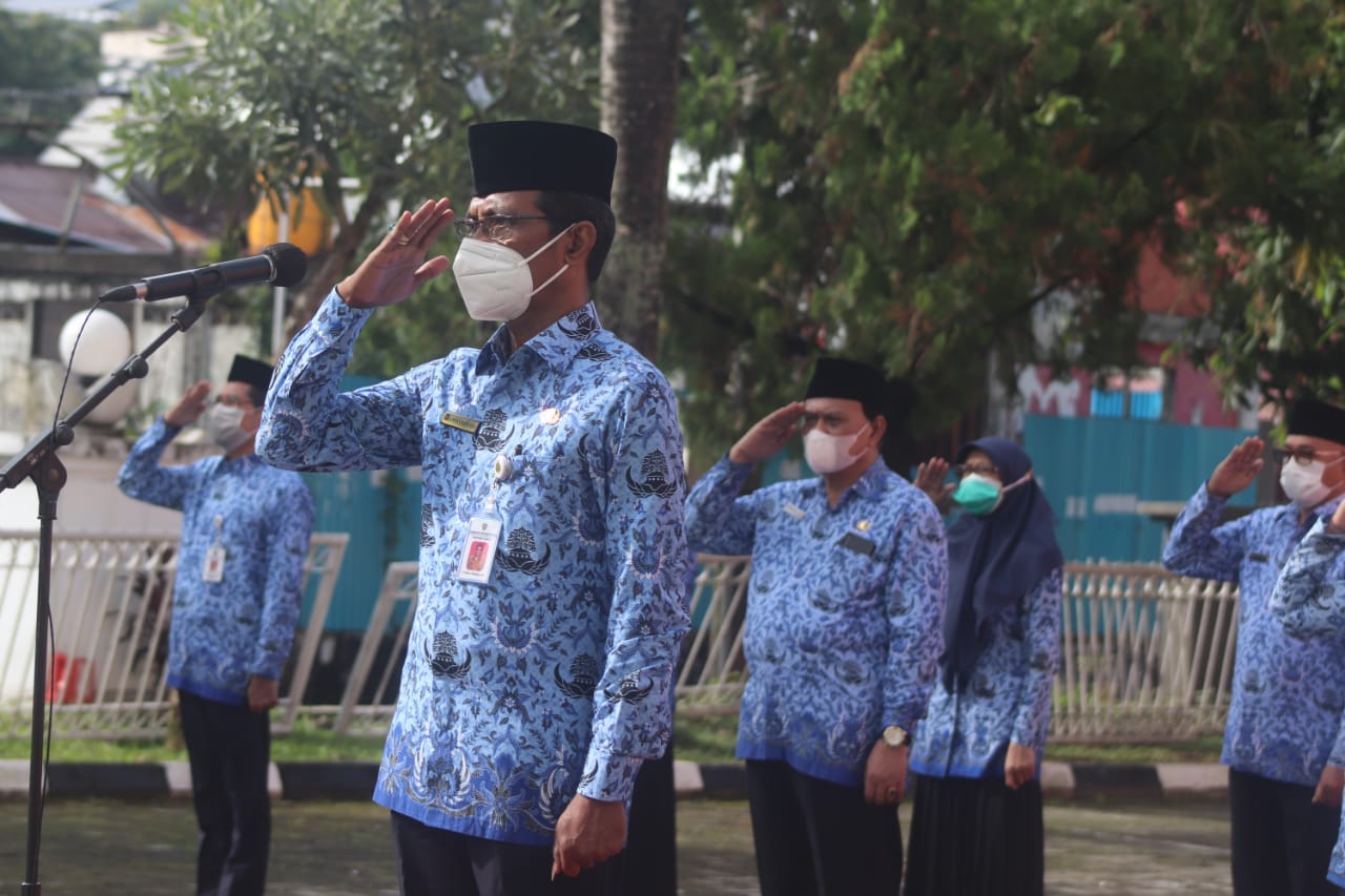Upacara peringatan Hari Pahlawan menerapkan protokol kesehatan. HMP/BOY