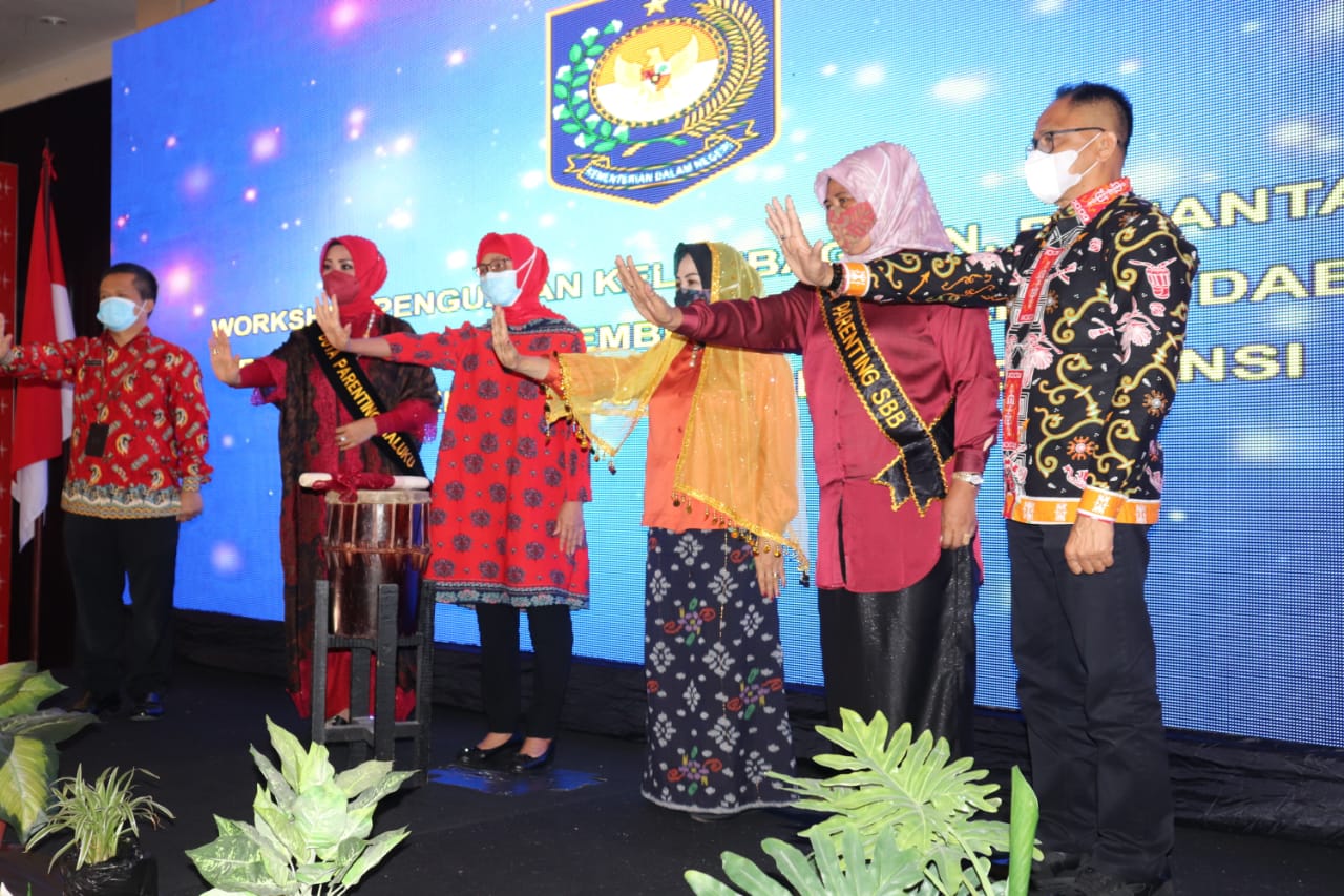 Dirjen Bangda Kemendagri, Hari Nur Cahya Murni saat membuka workshop mengatakan, Maluku menjadi salah satu prioritas sebagai lokasi penyelenggaraan workshop ini. HMP/BOY