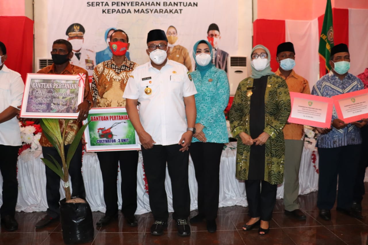 Selain memberikan bantuan pendidikan, Gubernur Maluku datang ke Dobo sebagai persiapan Pilkada, HMP/BOY