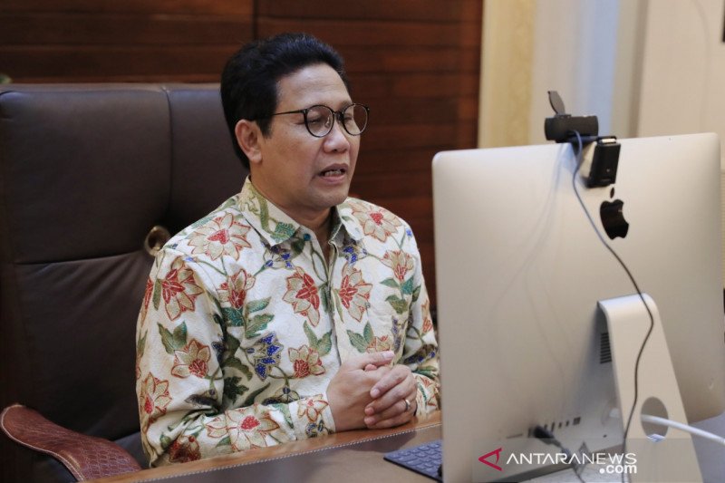 Menteri Desa, Pembangunan Daerah Tertinggal dan Transmigrasi (Mendes PDTT) Abdul Halim Iskandar berbicara dalam konferensi pers secara virtual, Kamis (10/12/2020) di Jakarta. (FOTO ANTARA/HO-Humas Kemendes PDTT)

