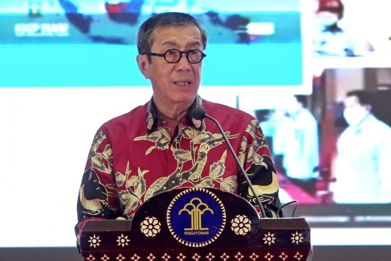 Menkumham Yasonna Laoly dalam upacara peringatan Hari HAM Sedunia di Kantor Kementerian Hukum dan HAM, Jakarta, Senin (14-12-2020). ANTARA/HO-Kemenkumham

