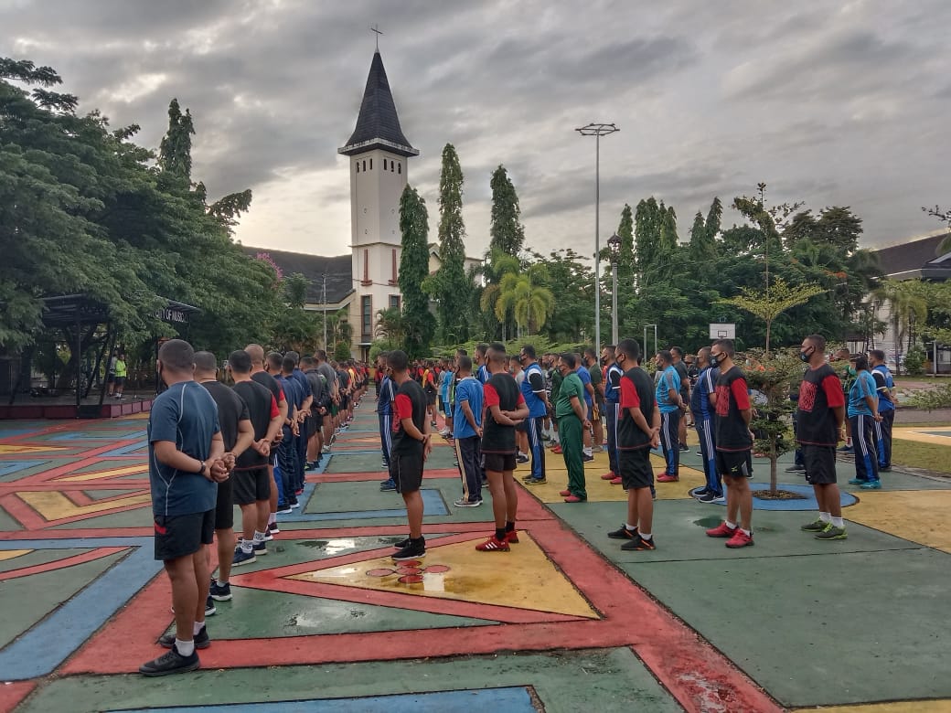 Olahraga yang dilaksanakan Komandan Komando Resor Militer (Korem) 151/Binaiya. HMP/BOY