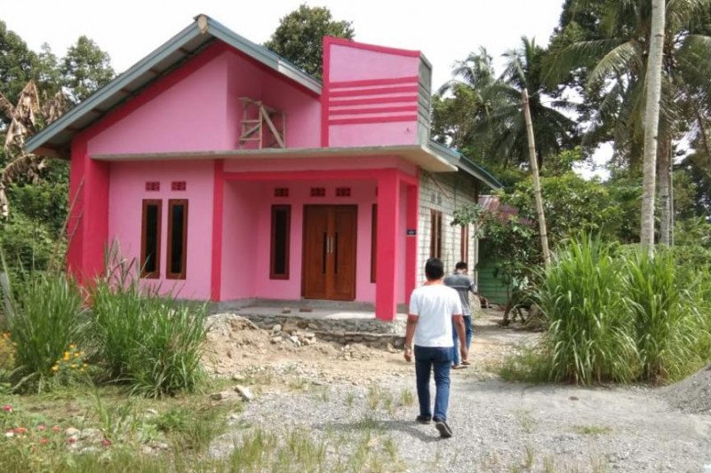 Ilustrasi - Salah satu tempat tinggal warga hasil bedah rumah atau program Bantuan Stimulan Perumahan Swadaya (BSPS). ANTARA/HO-Ditjen Perumahan Kementerian PUPR.

