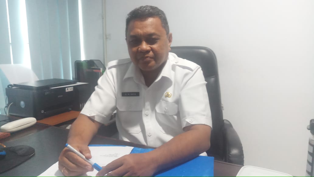 Kepala Biro Pemerintahan Setda Maluku Dominggus Nicodemus Kaya kepada Humas Maluku. HMP/BOY