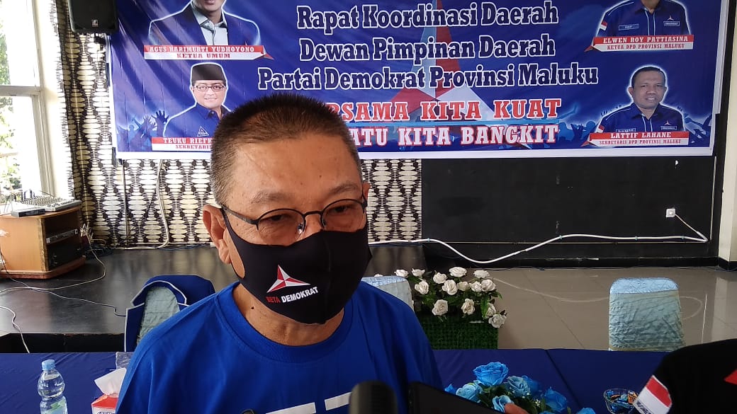 Elwen Roy Patiasina (ERP), Ketua DPD Partai Demokrat Maluku. HMP/BOY