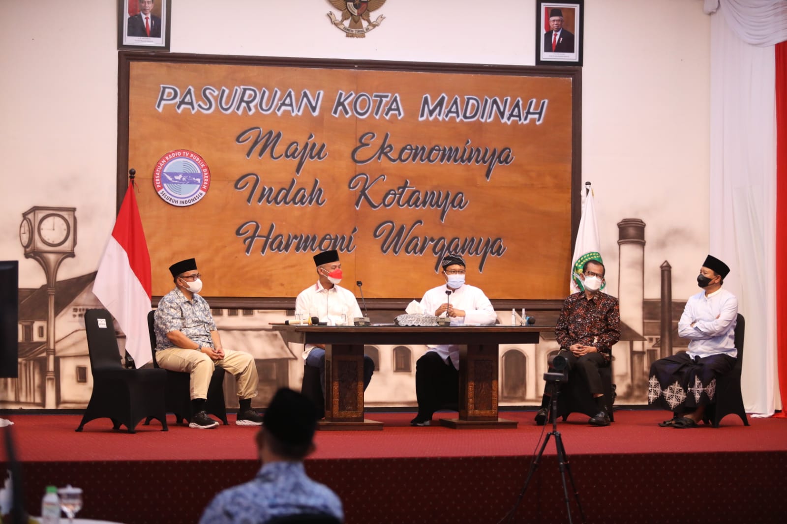 Ganjar Pranowo Sapa Pendengar dan Penyiar Radio Daerah se-Indonesia