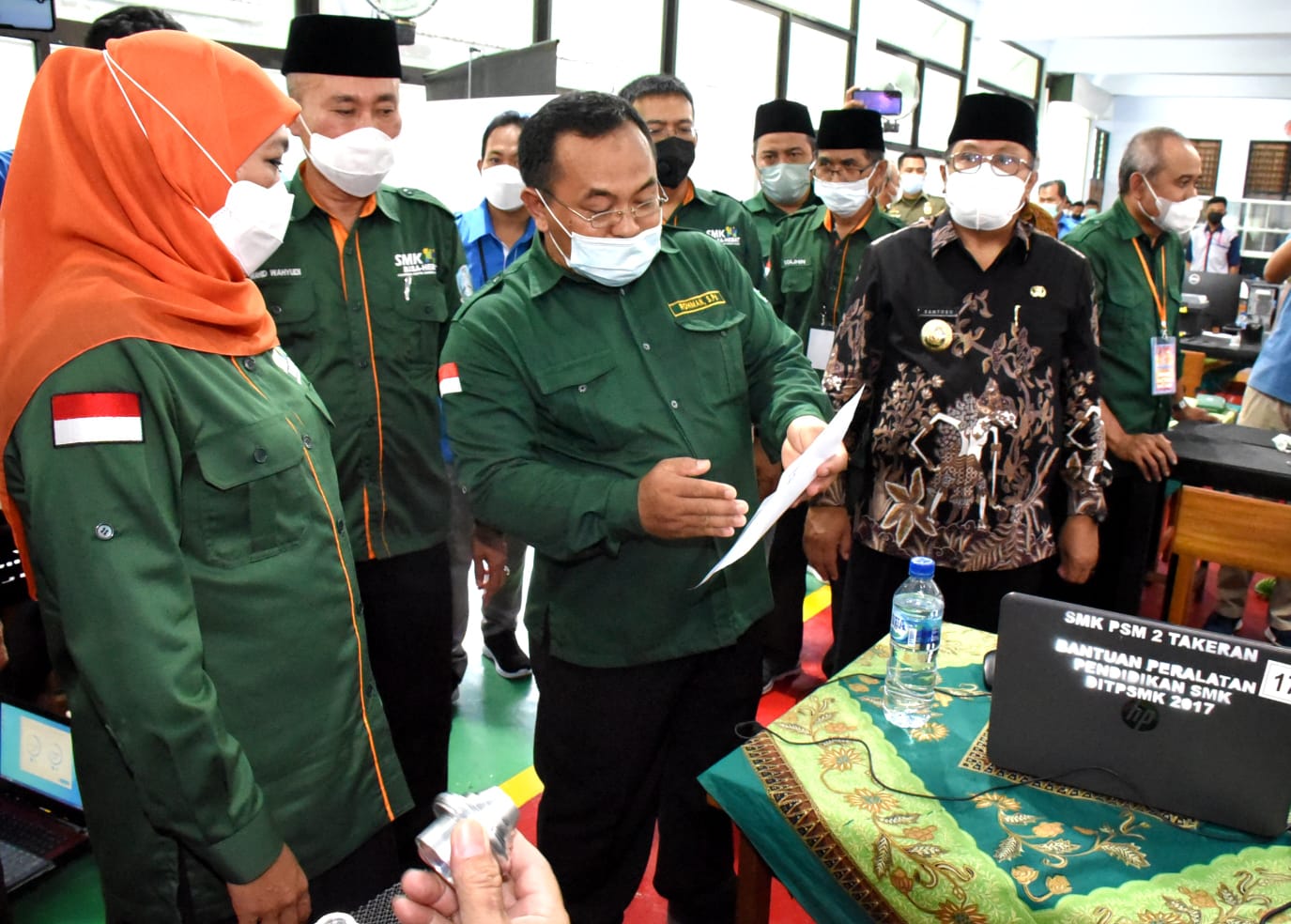Gubernur Jawa Timur Khofifah Indar Parawansa membuka Lomba Kompetensi Siswa (LKS) SMK Provinsi Jawa Timur ke 30, tahun 2022 yang dilaksanakan di Gedung Kesenian Aryo Blitar, Kamis (24/3).