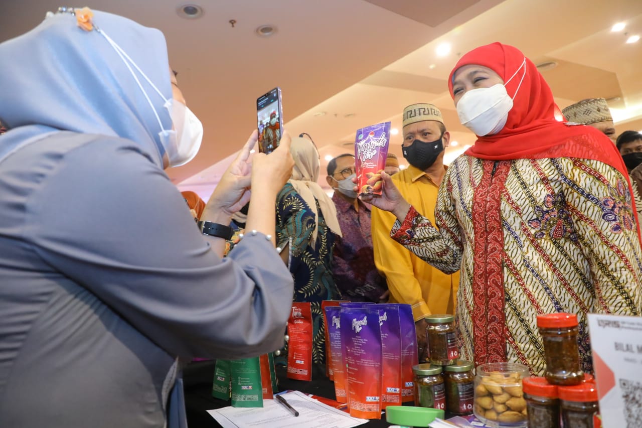 Gubernur Jawa Timur Khofifah Indar Parawansa memimpin langsung Misi Dagang dan Investasi antara Provinsi Jawa Timur dengan Provinsi Gorontalo di Maqna Hotel Gorontalo, Kamis (31/3).