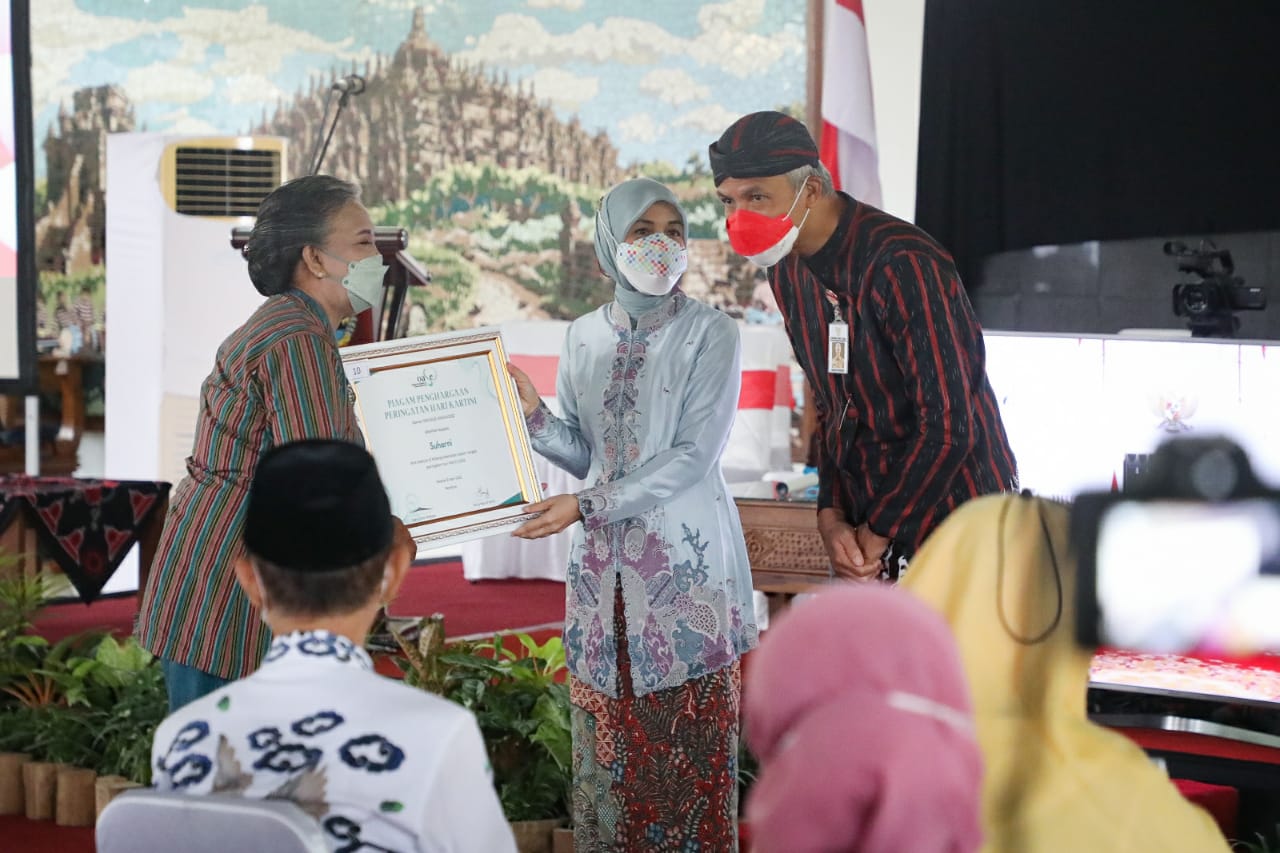 Guru PAUD Ini Tak Menyangka dapat Penghargaan Perempuan Berprestasi