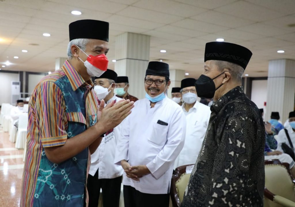 Gubernur Jawa Tengah Ganjar Pranowo pada acara Silaturahmi dengan Ulama se-Jawa Tengah, di Grhadhika Bhakti Praja, Selasa (26/4/2022).